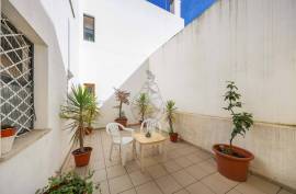 Two-bedroom flat with terrace in the centre of Portimão