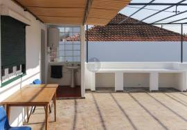 T6 c attic (72m2), terrace, patio and parking