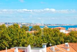 Apartamento T4 no centro histórico de Cascais com vista Mar