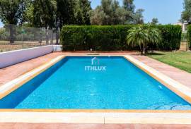 SPECTACULAR VILLA JUST A STONE'S THROW FROM SEVILLE AND DOÑANA