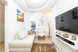 Great semi-furnished renovated apartment, 86M², for sale, 4 bedrooms, 1 bathroom, 1 parking space, Bom Fim, POA/RS