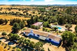 Historical Organic Estate with 63h and 3 natural lakes in the Alentejo