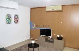 3+1 bedroom semi-detached house with pool and garage,- Patroves- Albufeira