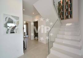 VILAMOURA - 3 BEDROOM LUXURY VILLAS - PRIVATE SWIMMING POOL - GARDENS