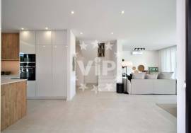 VILAMOURA - 3 BEDROOM LUXURY VILLAS - PRIVATE SWIMMING POOL - GARDENS