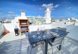 OLHÃO - HISTORIC CENTER - DUPLEX APARTMENT - ROOFTOP WITH VIEW - 3 BEDROOMS - CONDOMINIUM WITH POOL AND GARDEN