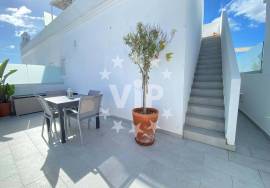 OLHÃO - HISTORIC CENTER - DUPLEX APARTMENT - ROOFTOP WITH VIEW - 3 BEDROOMS - CONDOMINIUM WITH POOL AND GARDEN