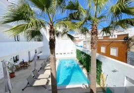 OLHÃO - HISTORIC CENTER - DUPLEX APARTMENT - ROOFTOP WITH VIEW - 3 BEDROOMS - CONDOMINIUM WITH POOL AND GARDEN