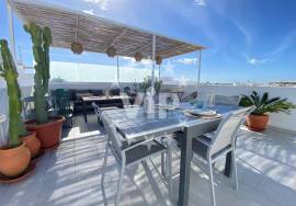 OLHÃO - HISTORIC CENTER - DUPLEX APARTMENT - ROOFTOP WITH VIEW - 3 BEDROOMS - CONDOMINIUM WITH POOL AND GARDEN