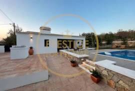 4 bedroom villa with swimming pool for annual rental