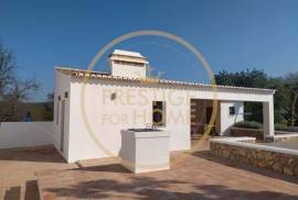 4 bedroom villa with swimming pool for annual rental