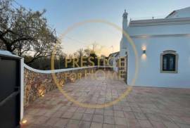 4 bedroom villa with swimming pool for annual rental