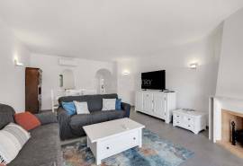 Carvoeiro – Renovated 2-Bedroom Apartment Overlooking the Golf Course