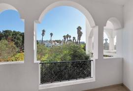 Carvoeiro – Renovated 2-Bedroom Apartment Overlooking the Golf Course