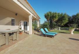 Silves – 4-Bedroom single storey Villa with Pool, carport and Landscaped Gardens