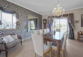 Silves – 4-Bedroom single storey Villa with Pool, carport and Landscaped Gardens