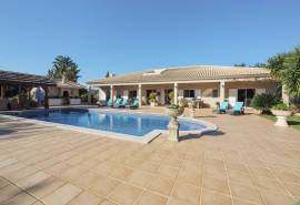 Silves – 4-Bedroom single storey Villa with Pool, carport and Landscaped Gardens