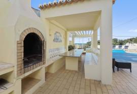 Carvoeiro – 4-Bedroom Villa with Panoramic Sea Views and Direct Beach Access