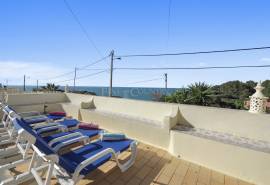 Carvoeiro – 4-Bedroom Villa with Panoramic Sea Views and Direct Beach Access