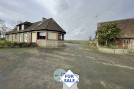 Large Detached Country House with Character and Open View