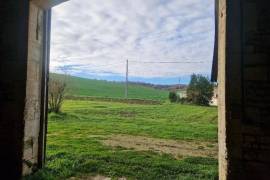 Barn In Need of Development and Renovation