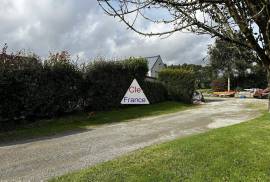 Modern Detached House with Outbuilding