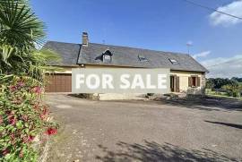 Detached Country House with Outbuilding