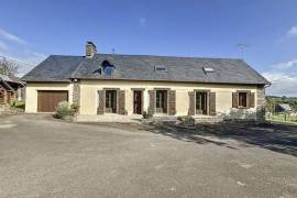 Detached Country House with Outbuilding