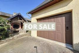 Detached Country House with Outbuilding