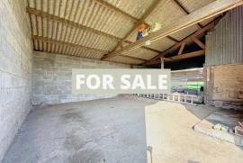 Detached Country House with Outbuilding