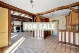 Detached Country House with Outbuilding