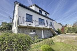 Detached House with Garden by the Coast