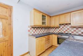 3 bedroom, Semi-detached house for sale