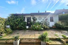 4 bedroom, Semi-detached house for sale