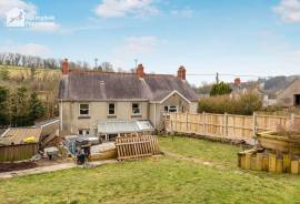 4 bedroom, Semi-detached house for sale