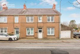 4 bedroom, Semi-detached house for sale