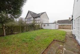 5 bedroom, Detached house for sale