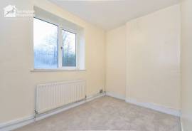 2 bedroom, Maisonette for sale