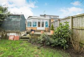 3 bedroom, Semi-detached bungalow for sale