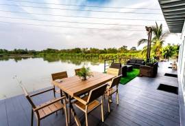 Chiang Mai 3 Bedroom house on a 6.2 Rai 86.6 sq. wah land with a lake and beautiful landscape