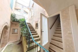 4 room, 79m2 Loft/workshop/space for sale in Pezenas - 260 000 € *