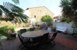 9 room, 244m2 Village house for sale in Cessenon sur orb - 340 000 € *