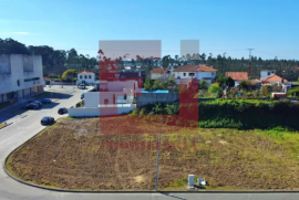 Land with 2 plots for construction of villas in Castêlo da Maia