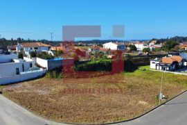 Land with 2 plots for construction of villas in Castêlo da Maia