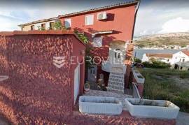 Zadar, Pag, house with five apartments and sea view, 867.39 eur/m2