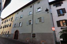 Caldonazzo, o centro histórico, num apartamento de três quartos renovado