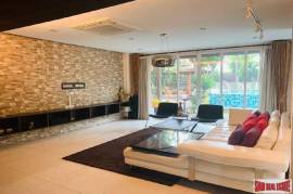 Ultimate Home Office - Large Luxury 5 Bed House with Private Pool Plus Office Building at Bang Chak, Close to BTS Punnawithi