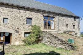 Two linked stone built houses with a hangar, 1.2 ha of land and stunning views