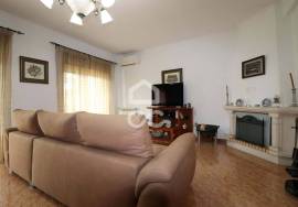 House with outdoor space and barbecue in excellent condition 10 minutes from the center of Coimbra