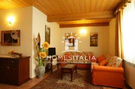 Beautifully renovated complex with pool